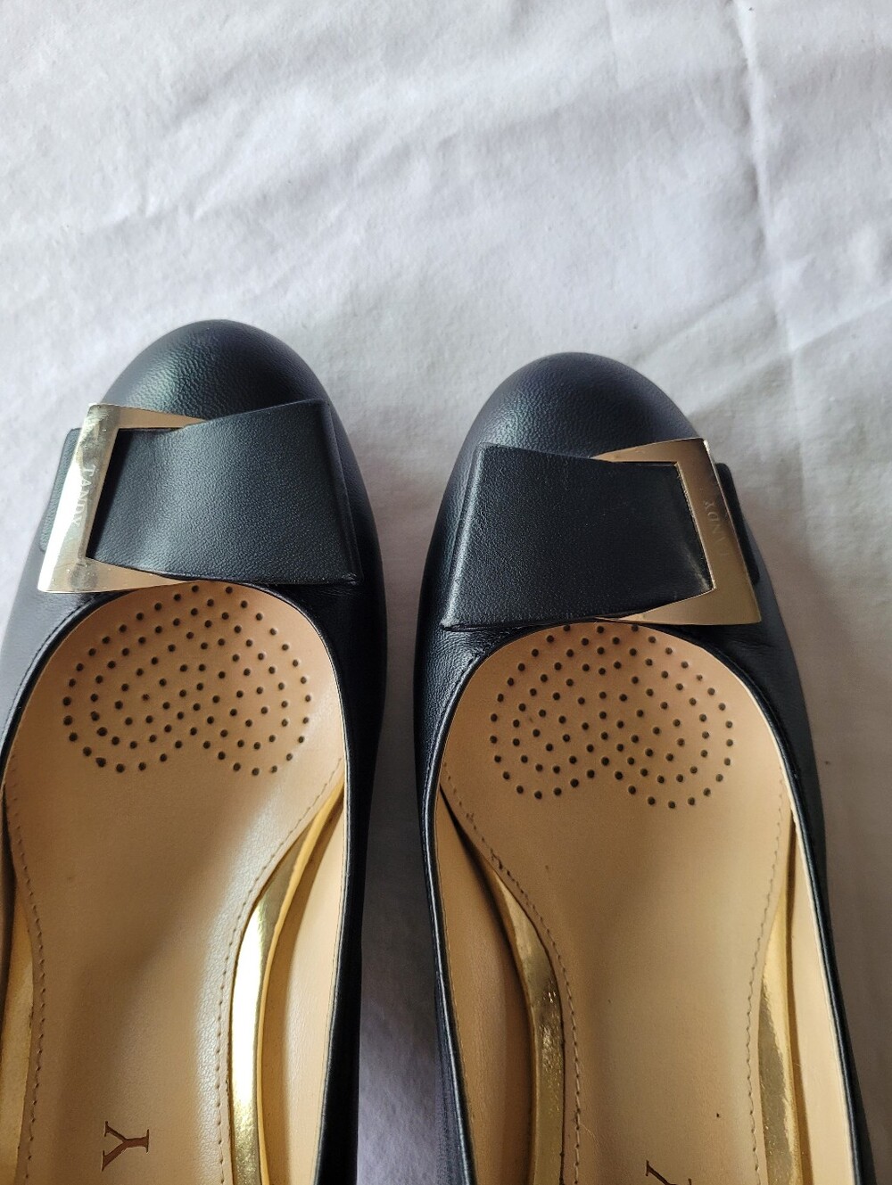 Tandy Womens Black Bow Accent Leather Flats Size 7.5 US - Picture 8 of 8